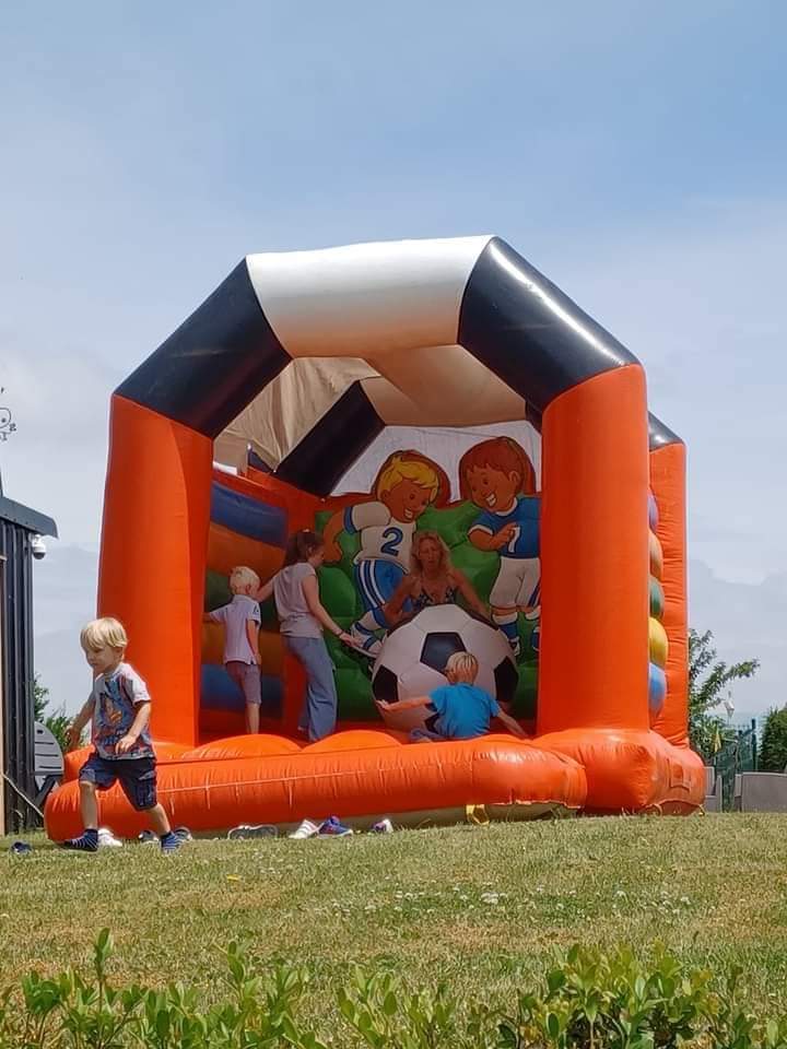 Soccer foot: Ballon géant